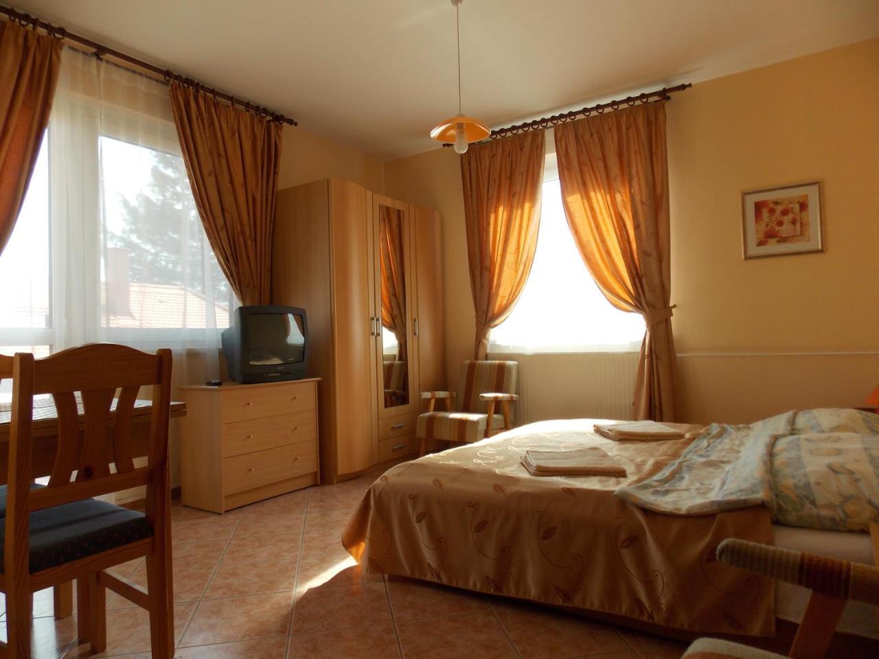 Heviz Therme Apartmenthaus Buitenkant foto