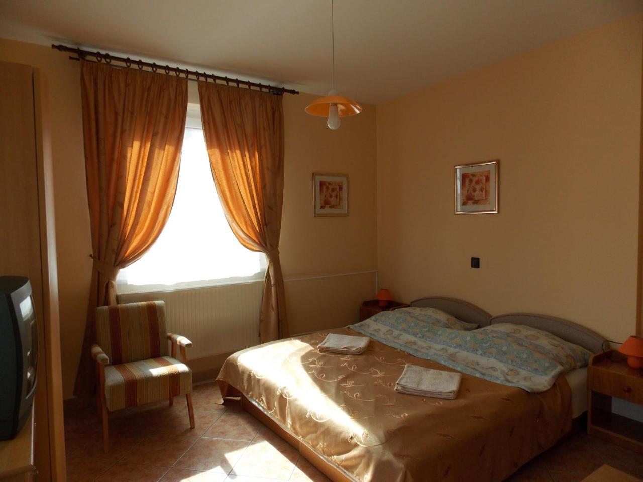 Heviz Therme Apartmenthaus Buitenkant foto